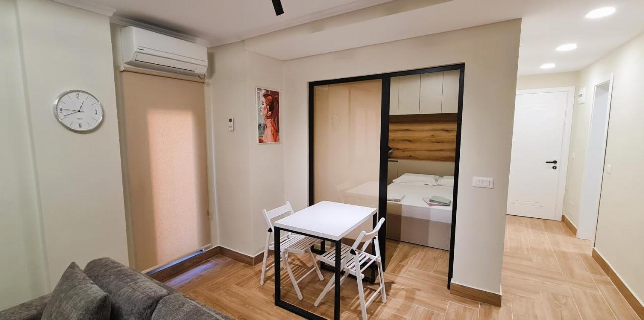 2V1 - Center Apartment 4 Tirana Exterior foto